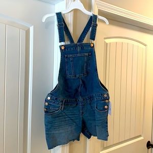 Isabel Maternity by Ingrid and Isabel short overalls